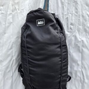 REI Black Day Hike Ultralight Backpack Flash 18